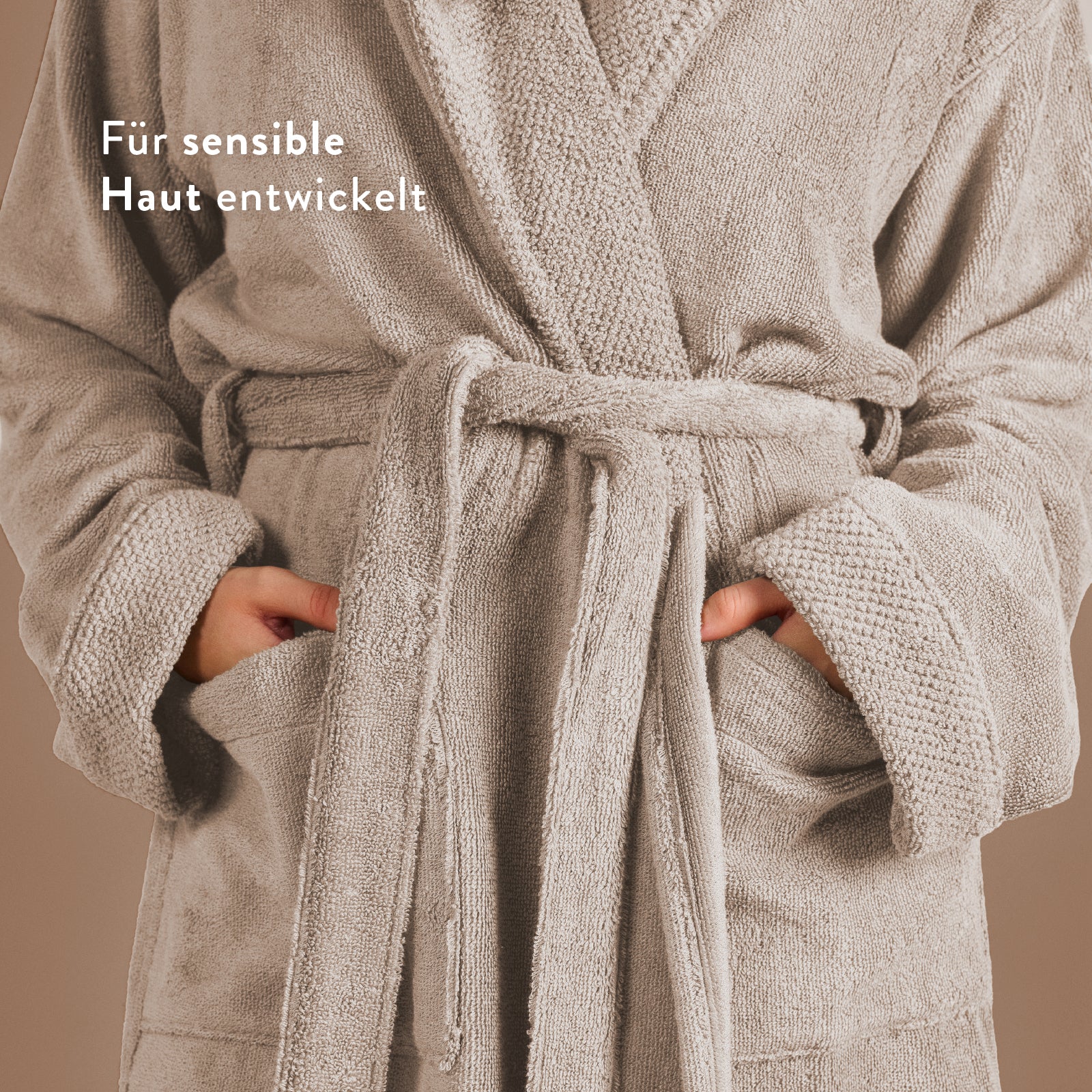 Vorbestellung - The Bathrobe
