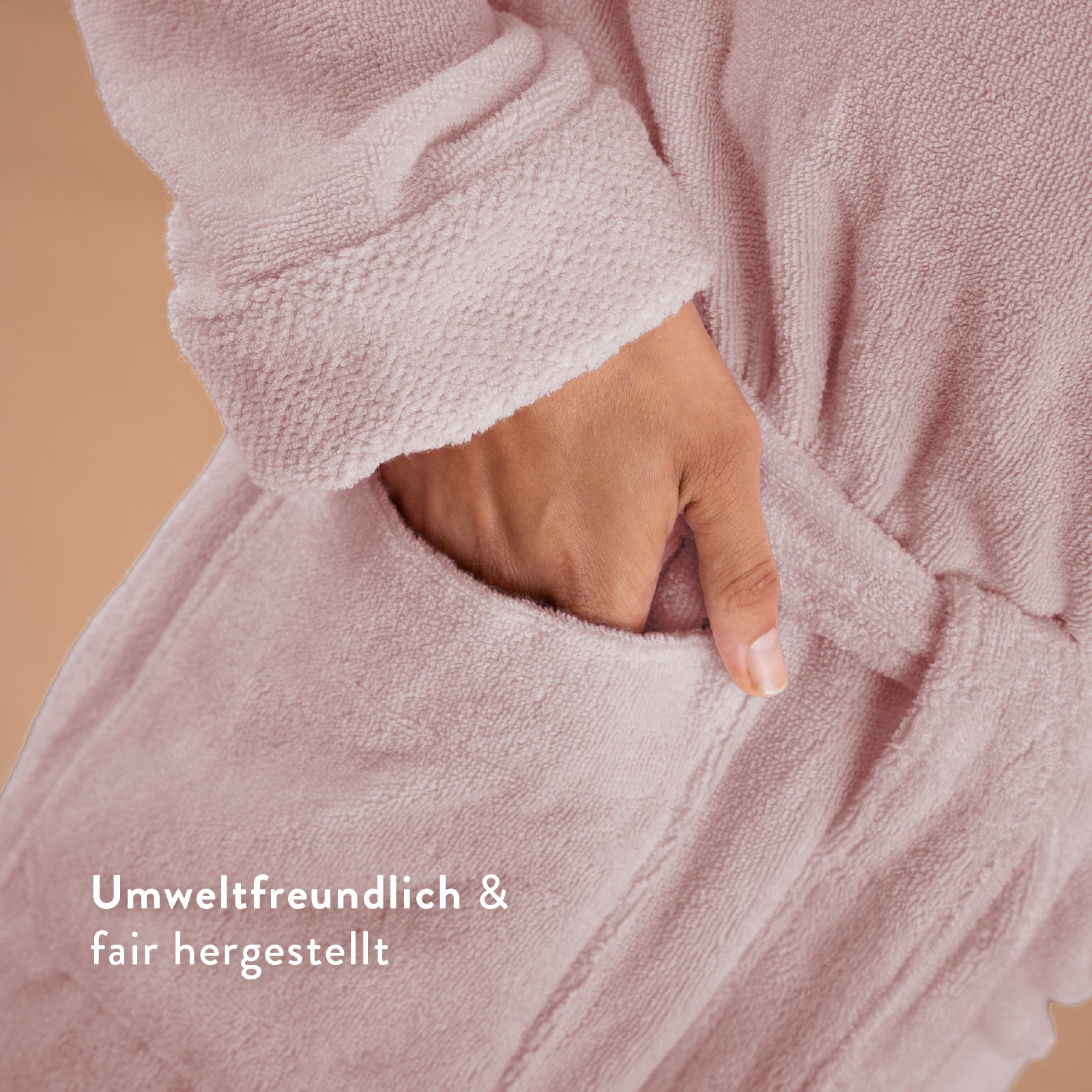 Vorbestellung - The Bathrobe
