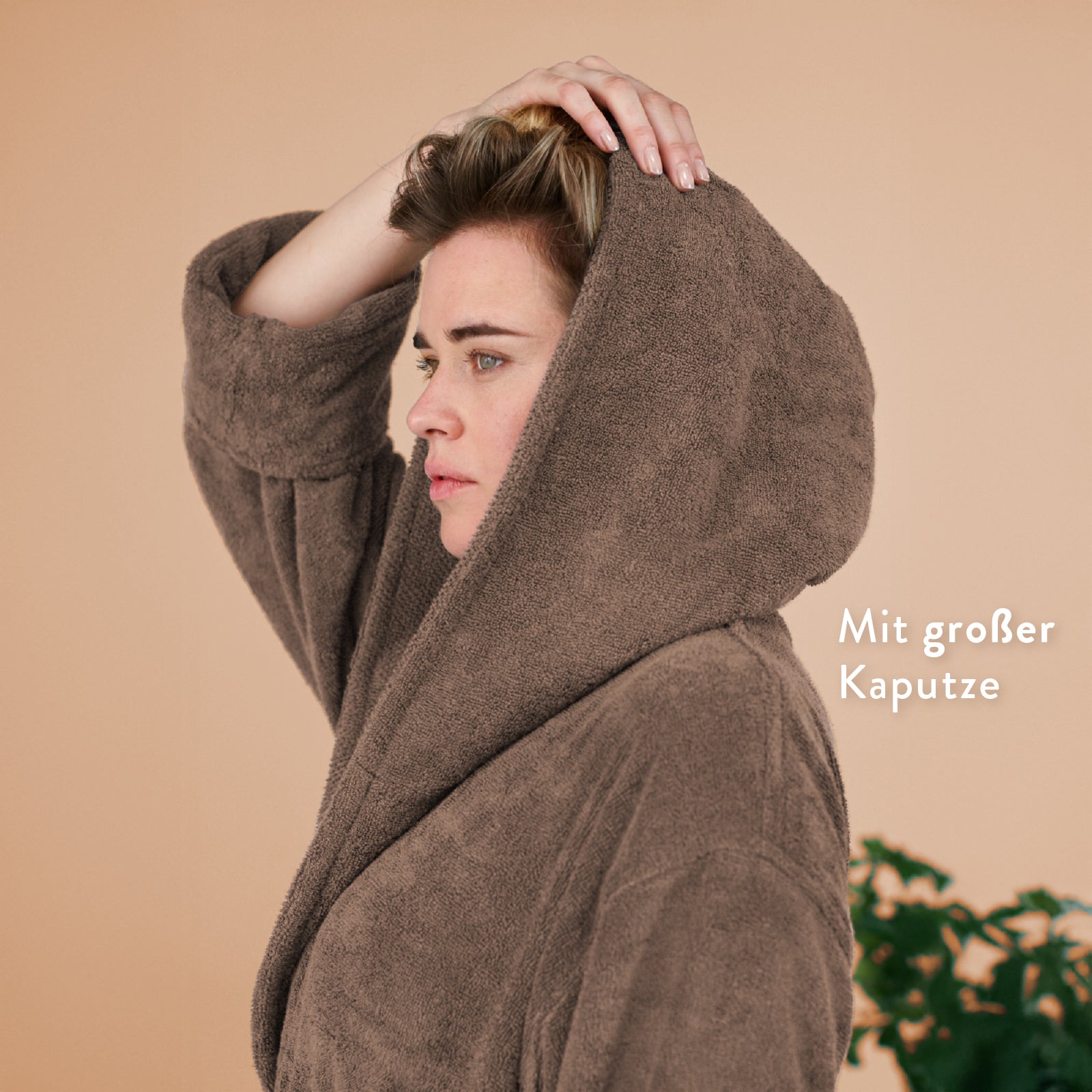 Vorbestellung - The Bathrobe