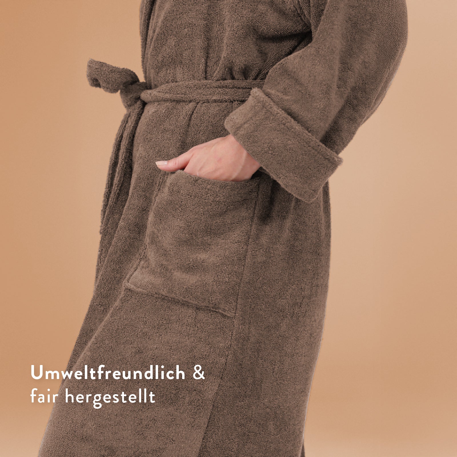 Vorbestellung - The Bathrobe